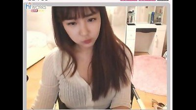 ultra-cute korean dame