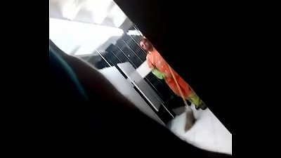 Se la ense&ntilde;o y me la agarra en el ba&ntilde;o