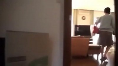 è¢«å„¿å­ä¸Žå„¿å­å¸¦å›žå®¶çš„æœ‹å‹å¤šæ¬¡è½®æµå¼ºå¥¸ç‹‚æ“çš„åŽå¦ˆ