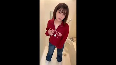 [A flick of a chick school student's routine on her day off] She jacked in the fitting apartment and peed in the jeans she bought at home.